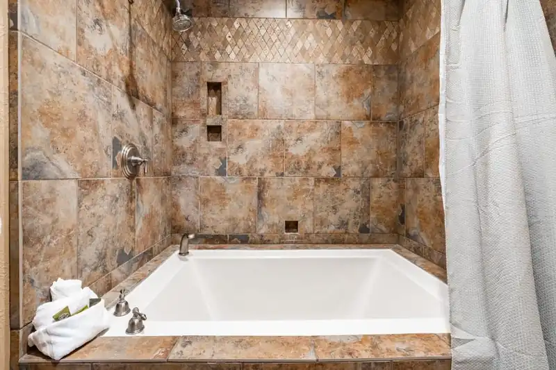 Silver King by All Seasons Resort Lodging