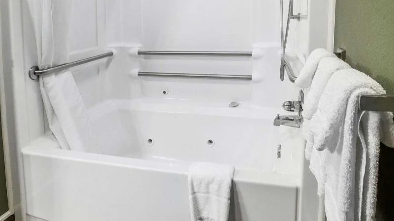 Sleep Inn & Suites Queensbury – Lake George