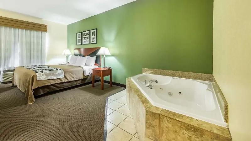 Sleep Inn & Suites University / Shands