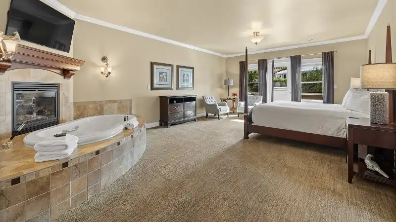 Summer Creek Inn