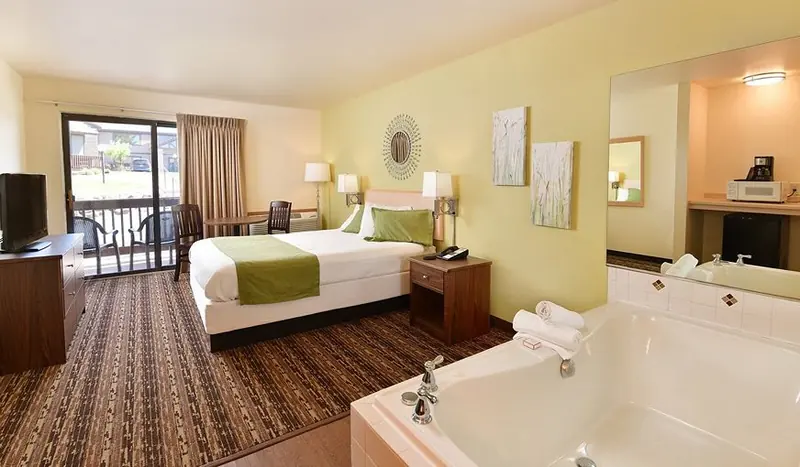 Sunset Bay Resort & Suites