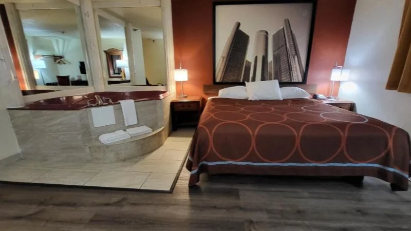 Super 8 by Wyndham Canton / Livonia Area