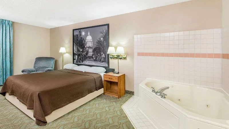 Super 8 by Wyndham Dodgeville