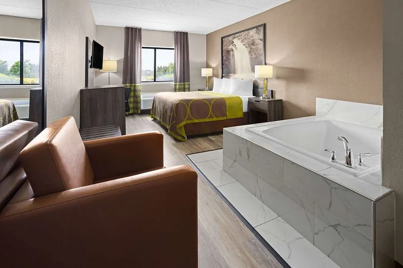 Super 8 by Wyndham Henrietta / Rochester Area