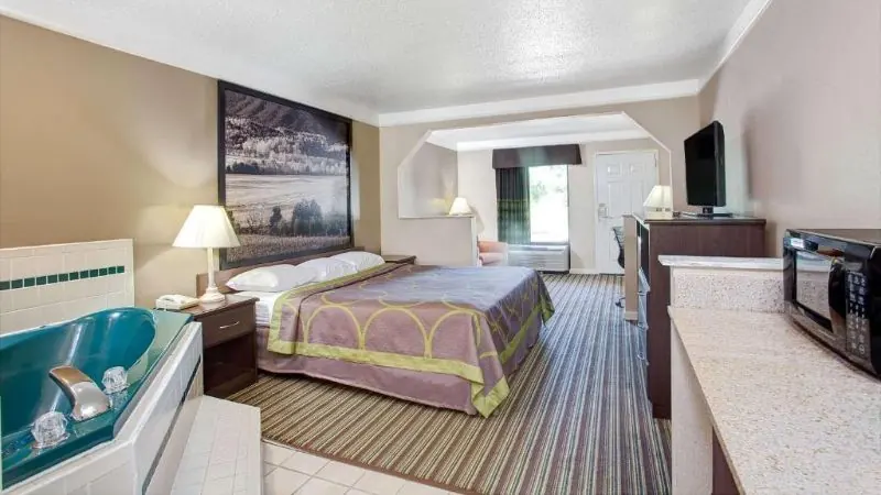 Super 8 by Wyndham Knoxville East