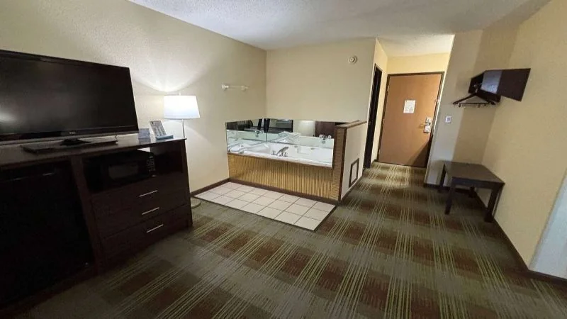 Super 8 by Wyndham Lincoln