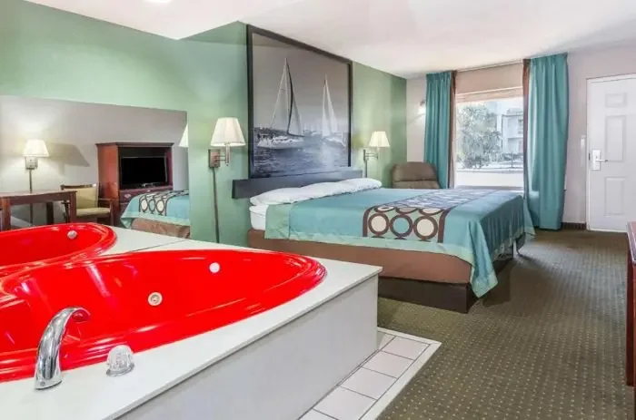 Super 8 by Wyndham Marianna, Florida
