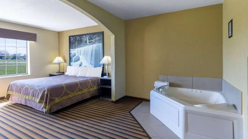 Super 8 by Wyndham Nixa/Springfield Area