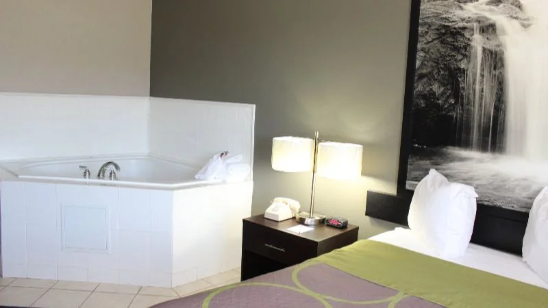 Super 8 by Wyndham Wyoming/Grand Rapids Area