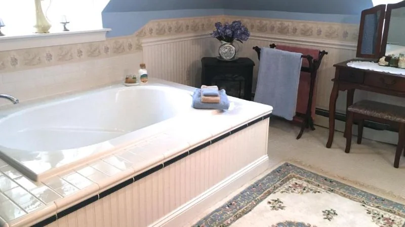 Sutton House Bed & Breakfast
