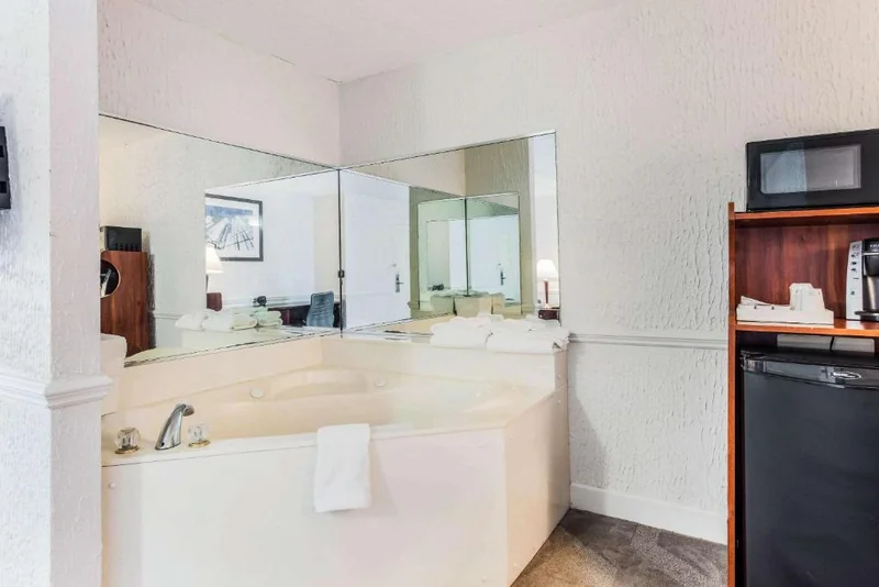 The Blu Hotel Blue Ash Cincinnati, Ascend Hotel Collection