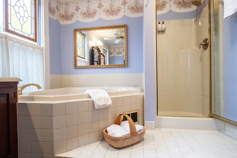 The Oaks Victorian Inn