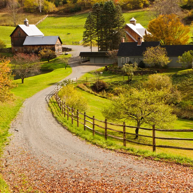 Vermont Inns With a Hot Tub: Best Foliage Getaways (2026)