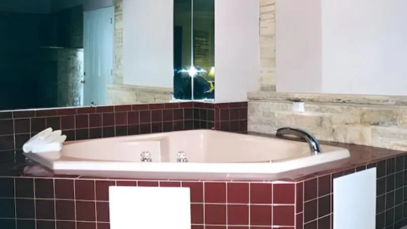 Village Inn & Suites