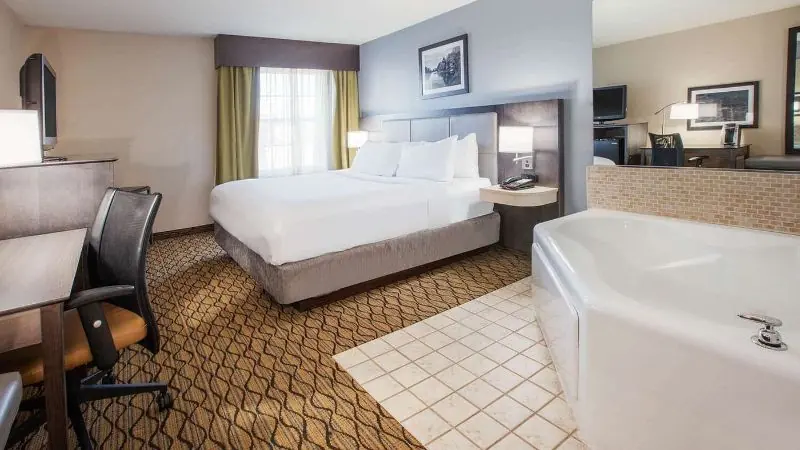 Wingate By Wyndham Roseville / Detroit