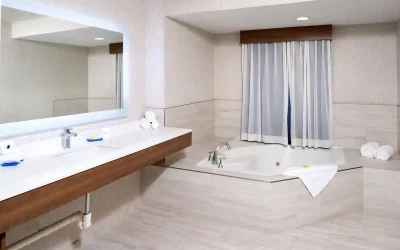 Holiday Inn Express & Suites Los Angeles Downtown West